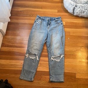 American blue mom jeans. Size 8. In decent condition. They are short mom jeans.